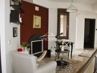 ΕΣΩΤΕΡΙΚΗ ΑΠΟΨΗ ΤΗΣ ΚΑΤΟΙΚΙΑΣ - ΚΑΘΙΣΤΙΚΟ ΟΡΟΦΟΥ ΜΕ ΤΟ 2ο ΤΖΑΚΙ