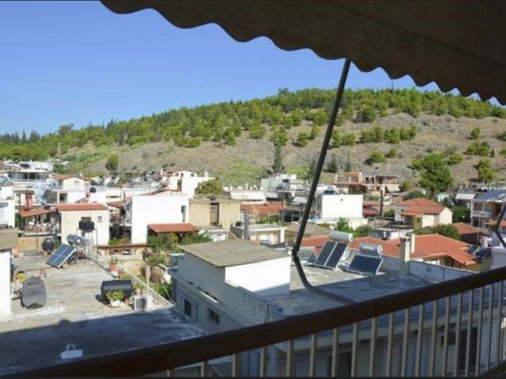 for sale a bright, 3-room penthouse apartment of 80 sqm,