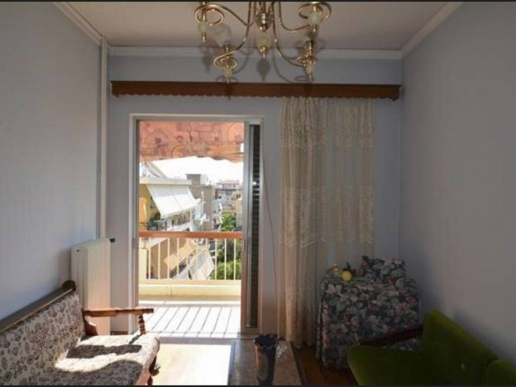 for sale a bright, 3-room penthouse apartment of 80 sqm,