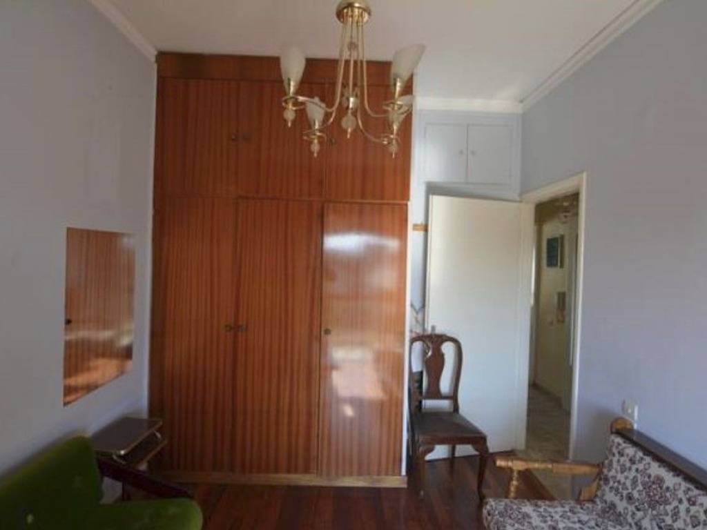 for sale a bright, 3-room penthouse apartment of 80 sqm,