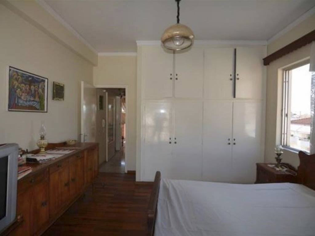 for sale a bright, 3-room penthouse apartment of 80 sqm,