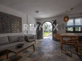 Είσοδος - Reception