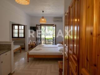 Τετράκλινο δωμάτιο με πρόσβαση στον κήπο