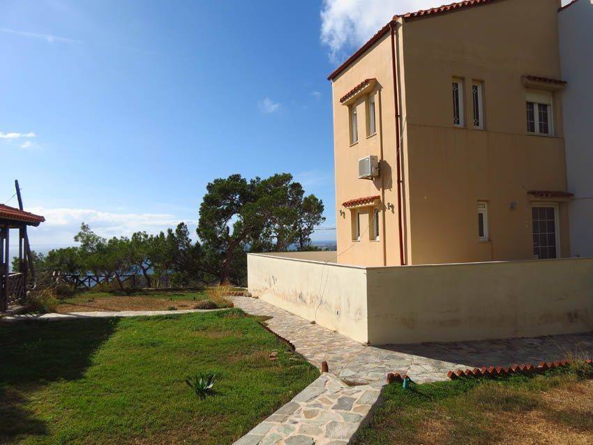 Ανατολική πλευρά σπιτιού