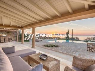 Villa for sale in Peloponnese