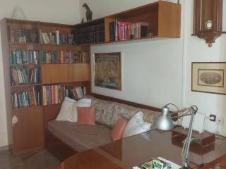 Το τρίτο υπνοδωμάτιο που &quot;εκτελεί χρέη&quot; γραφείου-ξενώνα.