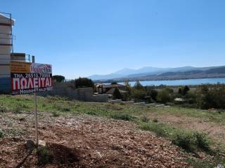 Πωλείται προνομιακό γωνιακό οικόπεδο 848 τ.μ. με Σ.Δ. 0.8 στην Αμφιθέα Ιωαννίνων με όμορφη θέα τα Γιάννενα