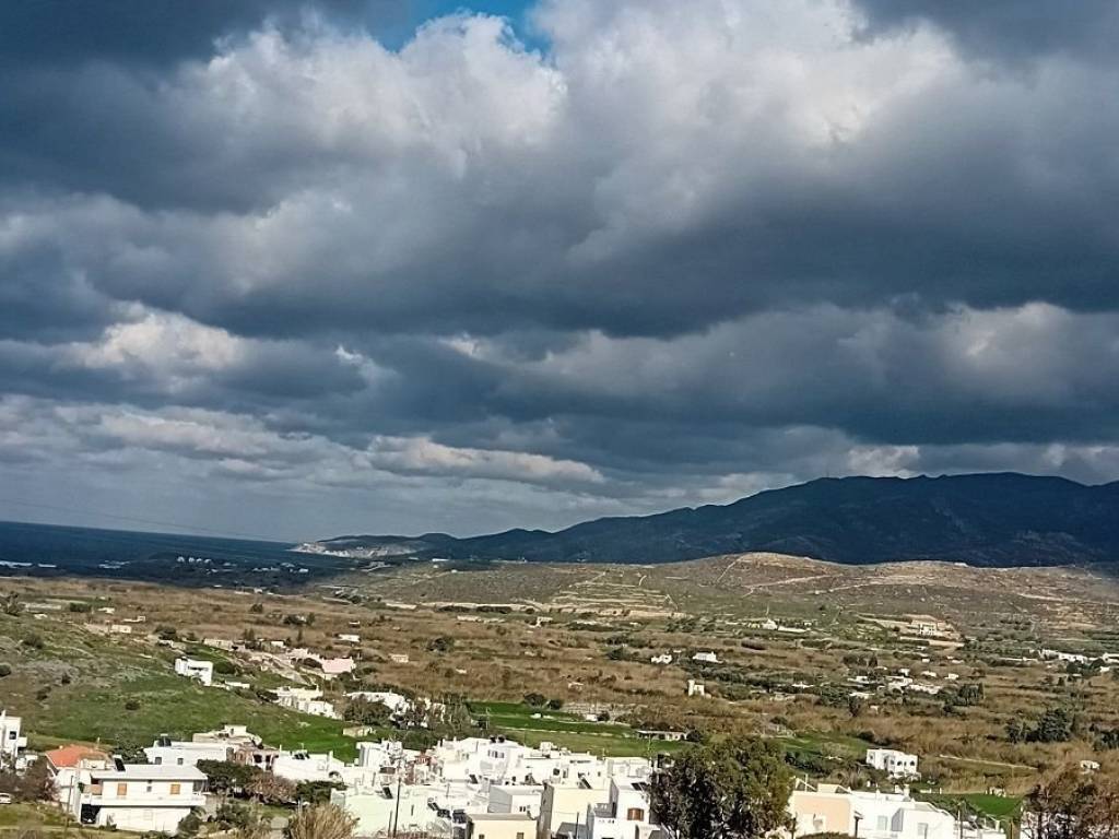 θέα προς Αμίτη  και  κάμπο Εγγαρών