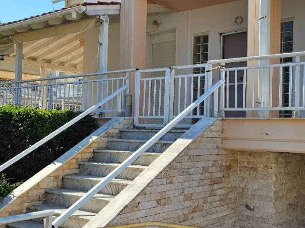 Είσοδος οικίας.