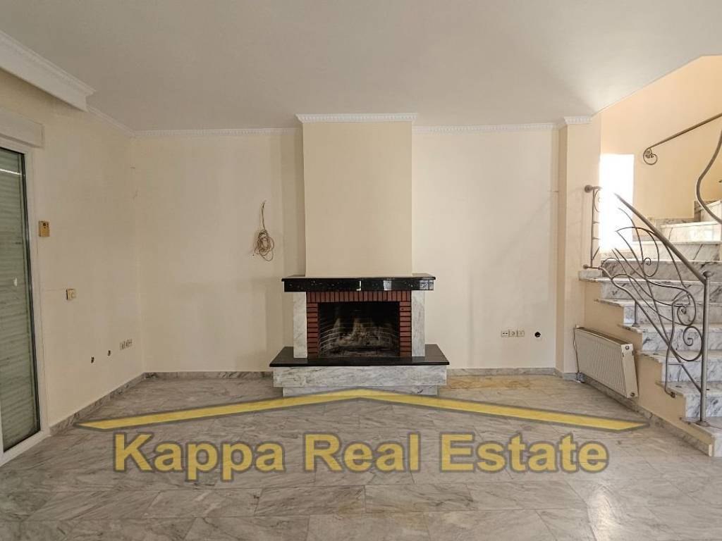 Σαλόνι με τζάκι.