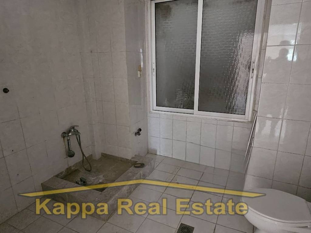 Μπάνιο ημιυπόγειου