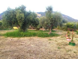 ΚΤΙΖΕΙ 400 Τ.Μ.