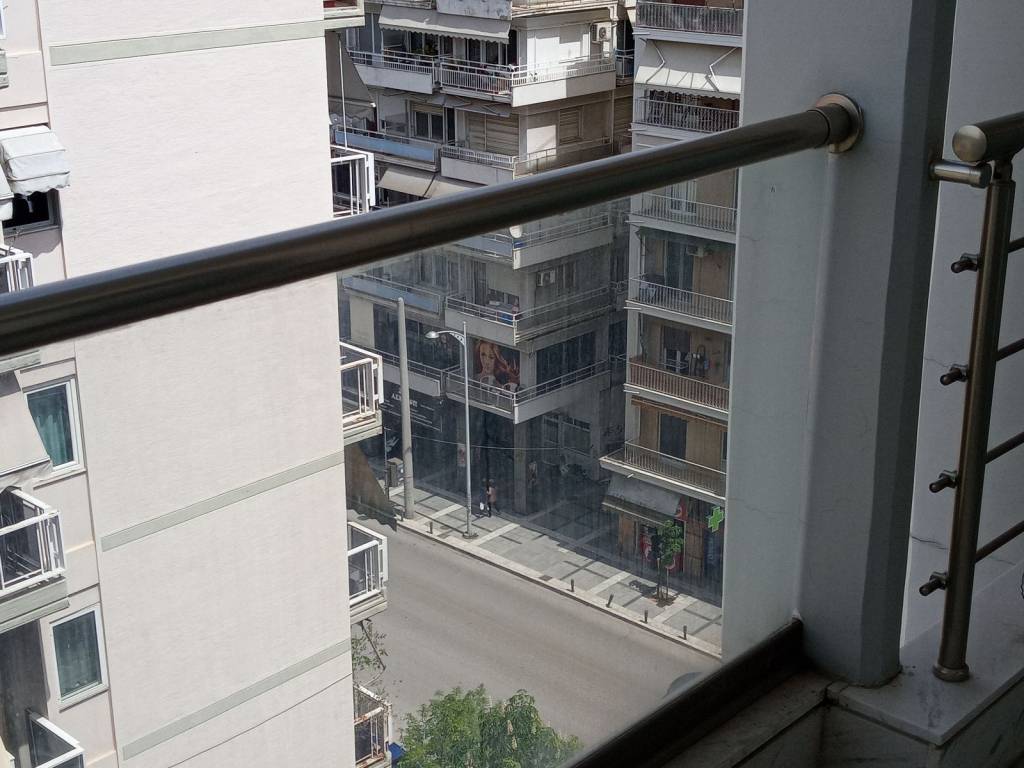 θέα από το μπαλκόνι