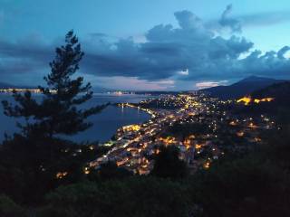 APOPSE PROS TA DYTIKA