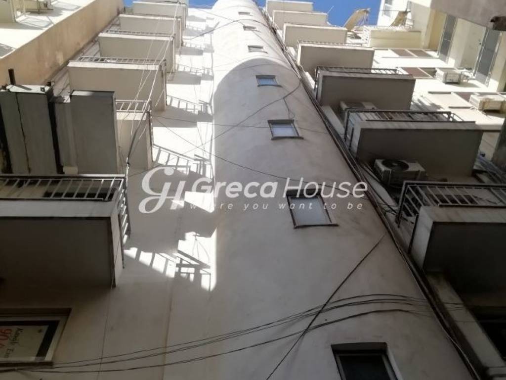 Commercial building of 9 levels for sale Piraeus