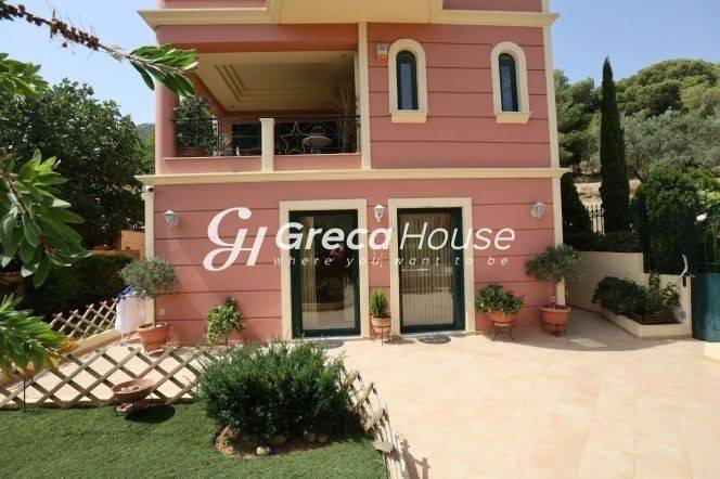 Detached house for sale in Porto Rafti Attiki