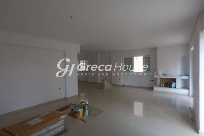 Excellent ground floor apartment for sale in Maroussi.