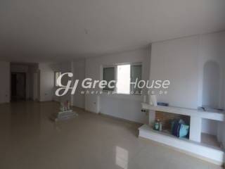 Excellent ground floor apartment for sale in Maroussi.