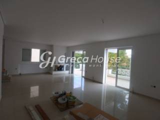 Excellent ground floor apartment for sale in Maroussi.