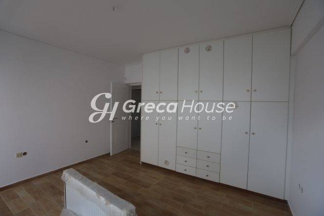 Excellent ground floor apartment for sale in Maroussi.