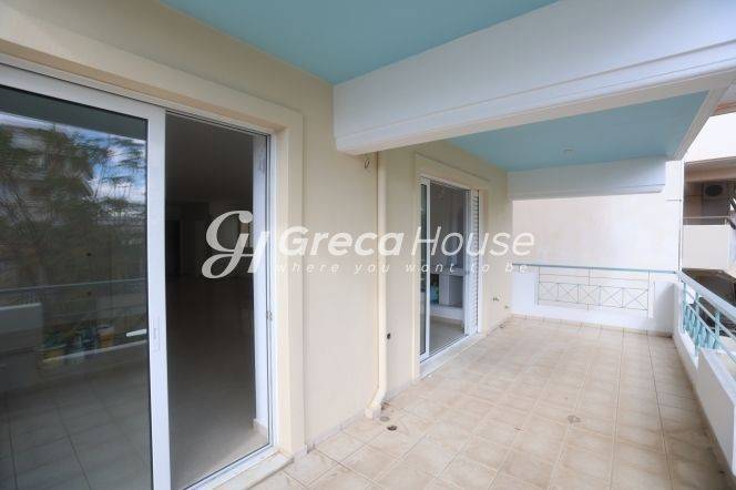 Excellent ground floor apartment for sale in Maroussi.