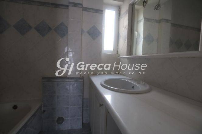 Excellent ground floor apartment for sale in Maroussi.