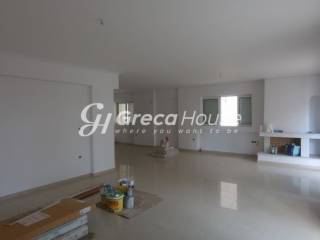 Excellent ground floor apartment for sale in Maroussi.