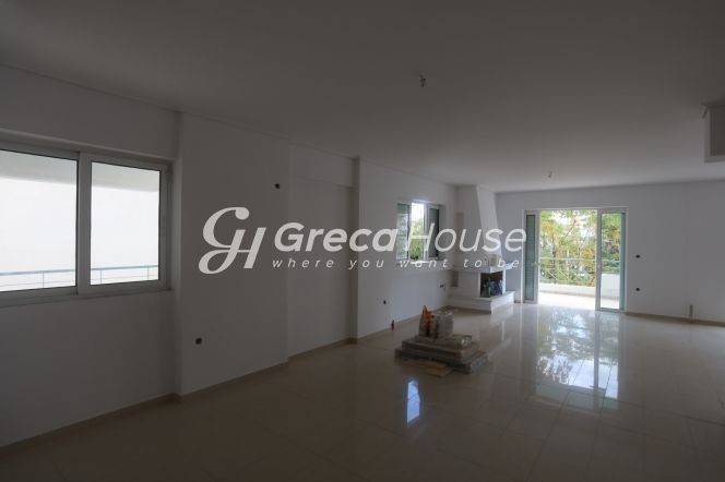 Excellent ground floor apartment for sale in Maroussi.
