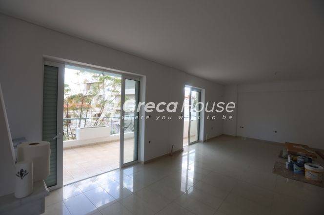 Excellent ground floor apartment for sale in Maroussi.