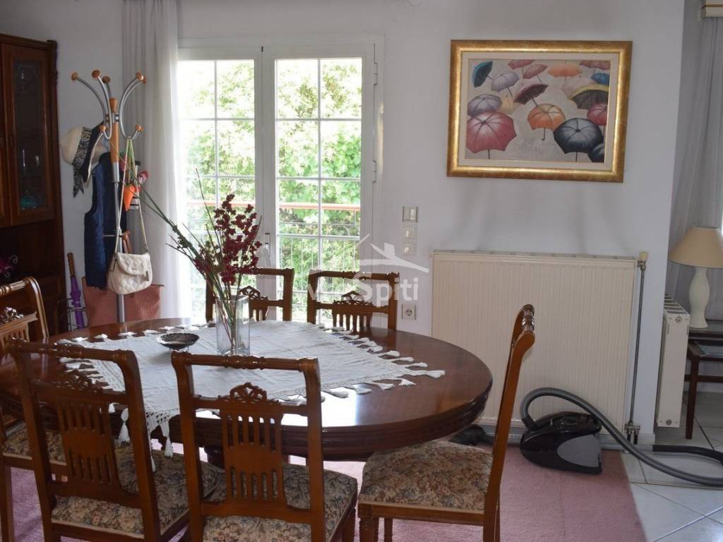 ΤΡΑΠΕΖΑΡΙΑ