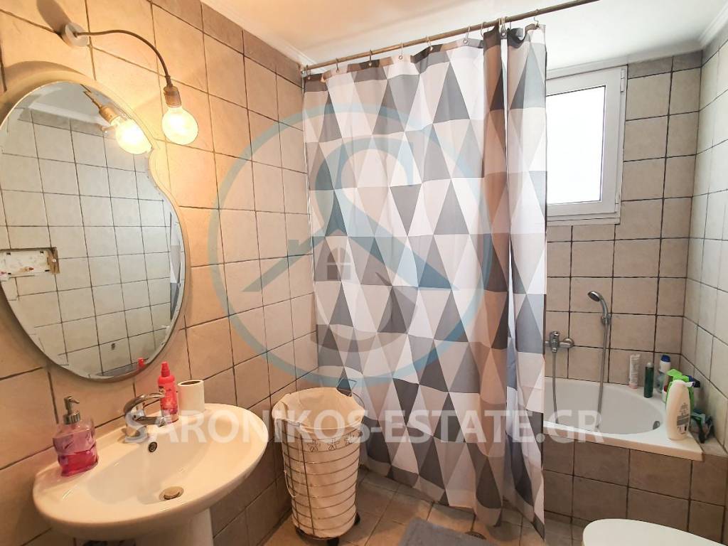 Pleros exoplismeno mpanio me parathyro