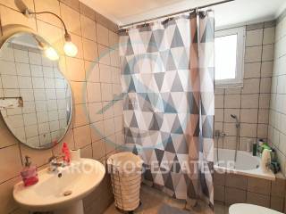 Pleros exoplismeno mpanio me parathyro