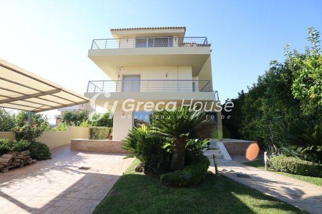 Villa for sale in Attica Anavyssos