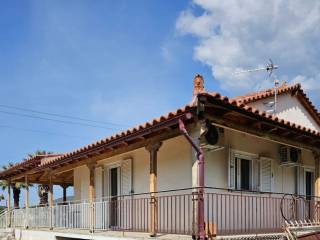 Newly built elevated detached house on a plot of 2,300 sq.m.