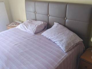 ΔΙΠΛΟ ΚΡΕΒΑΤΙ ΜΕ ΣΤΡΩΜΑ