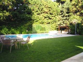 PRIVATE GARDEN WITH POOL AND BBQ