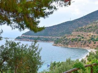 Seaside even and buildable plot,