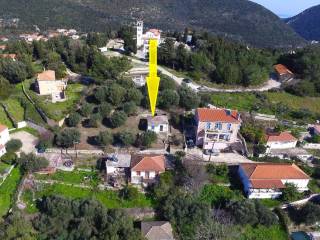 Aerial views and location of house