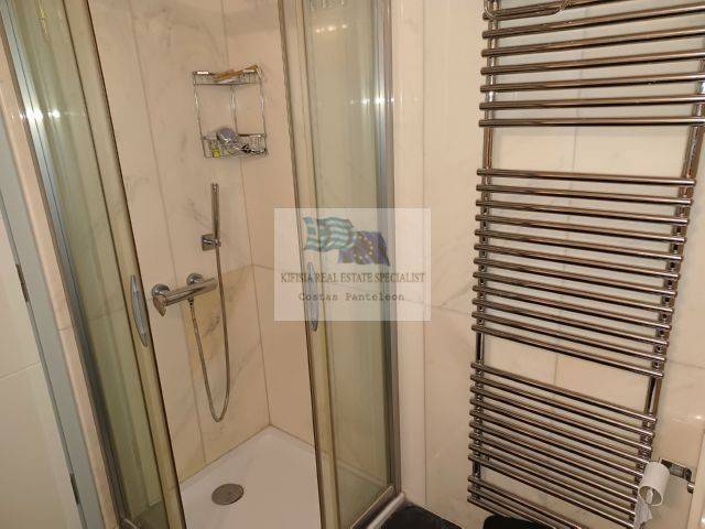 MASTER BATHROOM (2nd floor)