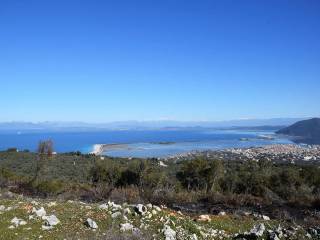 Θέα προς τη θάλασσα, τις παραλίες και τη πόλη