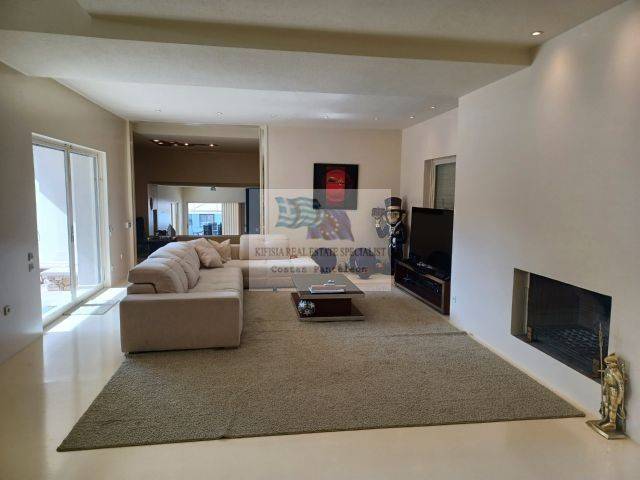 LIVING ROOM I WITH FIREPLACE