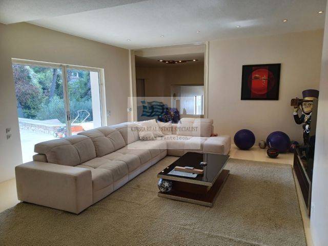 MASTER BEDROOM&#039;S I LIVING ROOM