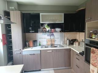 OPEN PLAN FULLY EQUIPMENT KITCHEN