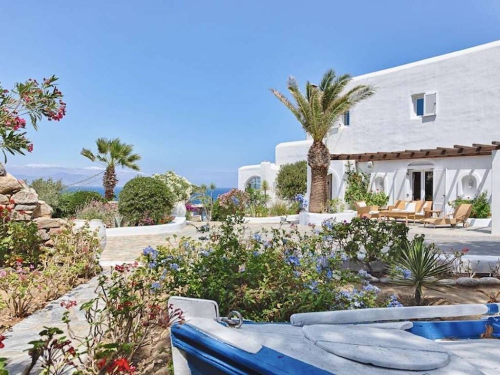 an extraordinarily unique villa situated in Mykonos