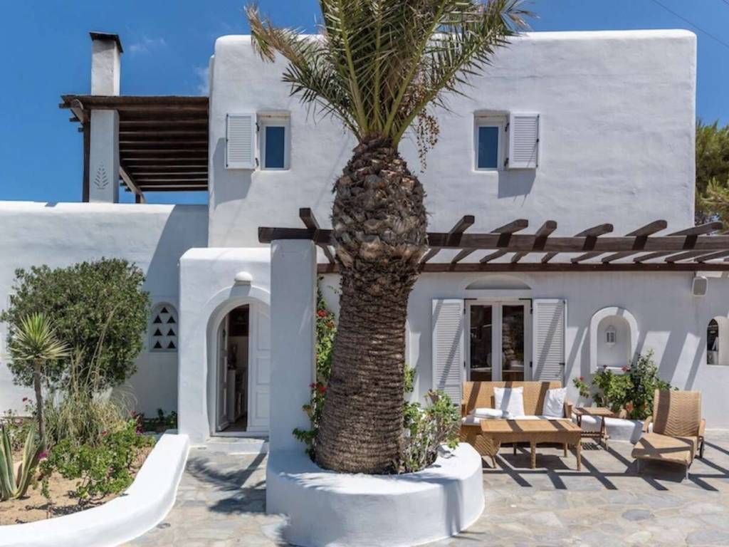 an extraordinarily unique villa situated in Mykonos