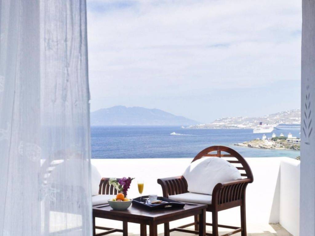an extraordinarily unique villa situated in Mykonos