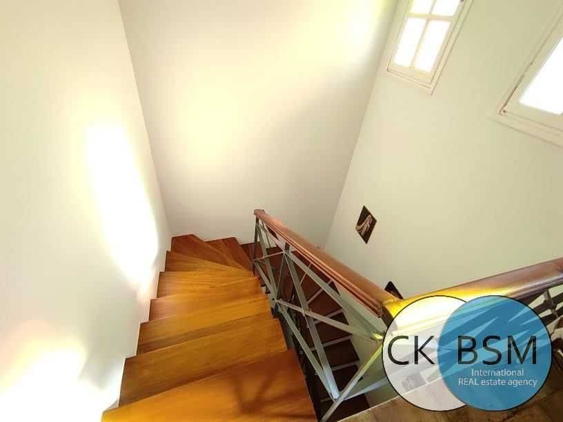 Σκάλα 1ου-2ου / Internal staircase 1st-2nd floor