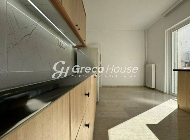 Renovated furnished apartment for sale in Ampelokipi