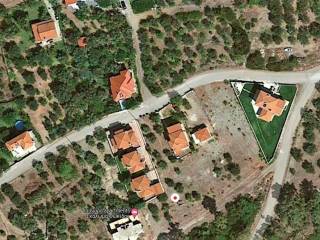 ΤΟ ΟΙΚΟΠΕΔΟ ΑΠΟ ΨΗΛΑ-Α 
(ΜΕ ΤΟ ΚΟΚΚΙΝΟ ΣΤΙΓΜΑ)