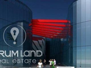 Forumland Real Estate, οικόπεδο